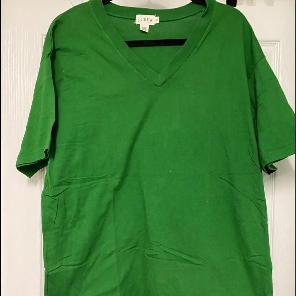 J crew emerald green v neck short sleeve tee/ casual/ comfort/